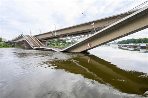 Bridge Partially Collapses In Germany S Dresden