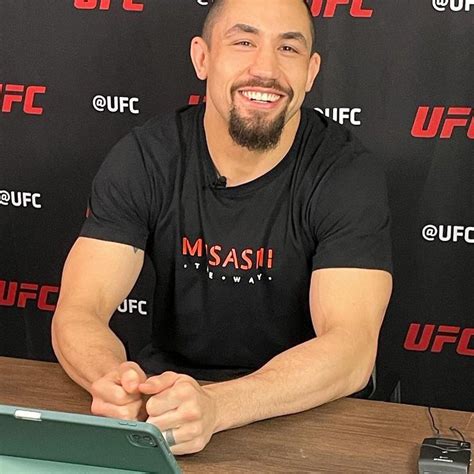 Whittaker watching the main event rn : r/ufc