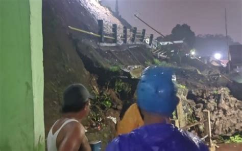 Tembok Penahan Tanah Meter Di Bogor Longsor Akibat Hujan Puluhan