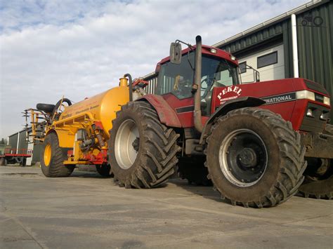 Foto Case International Magnum 7140