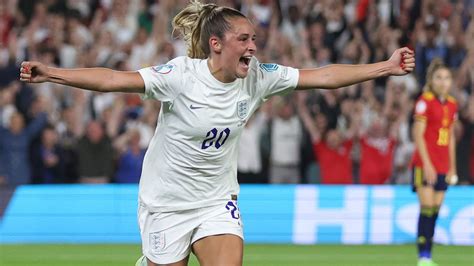 England qualify for women's Euro 2022 semi-finals after beating Spain ...