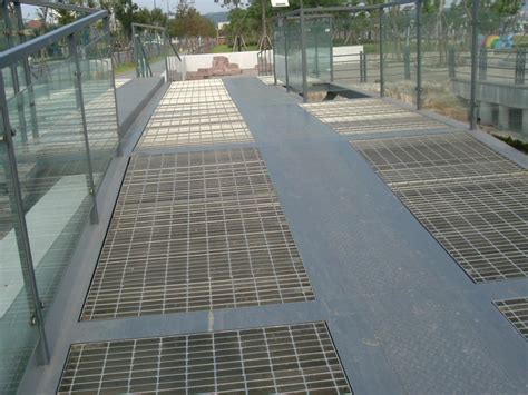 Hot Dipped Galvanized Steel Grating Panels For Oil Gas Project Steel Grating And Bar Grating