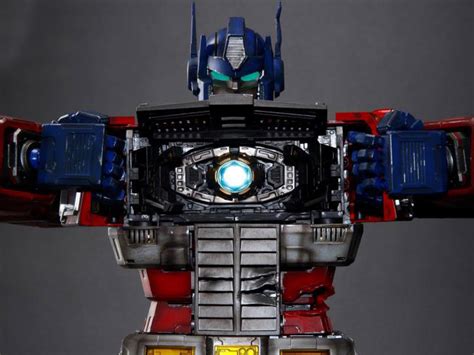 Ultimetal Optimus Prime Battle Damage Version Transformers News