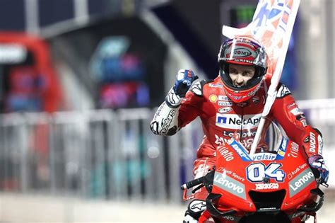 Fueluniverse Dovizioso Se Impone A M Rquez En La Ltima Curva Del Gp