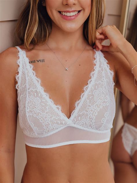 Top Cipreste Branco Oui Lingerie Peças feitas à mão muito amor e carinho