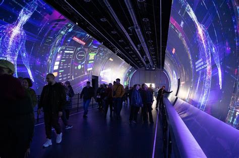 Слуцкий призвал Зюганова не ждать приглашения на форум "Россия", а ...