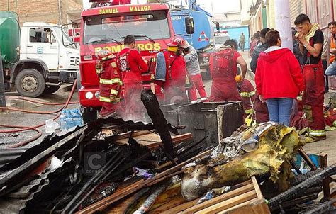 Fuego Destruye Dos Viviendas Y Familias Quedan En La Calle Fotos