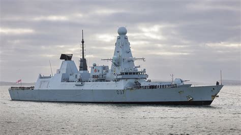 HMS Duncan D37 returns home