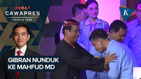 Gibran Bungkukkan Badan Sambut Salam Dan Tawa Mahfud Md Youtube