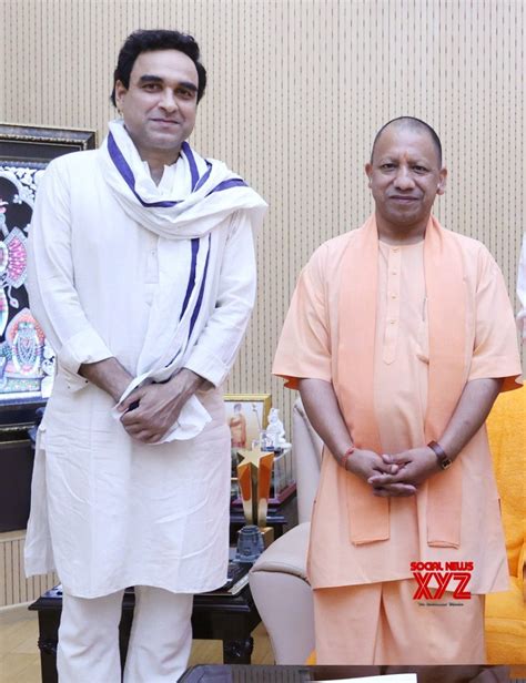 Lucknow Uttar Pradesh Cm Yogi Adityanath Meets Actor Pankaj Tripathi Gallery Social News Xyz