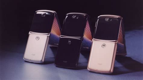 Motorola Razr 5G vs Motorola Razr 2019: which nostalgic foldable is for ...