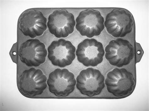 Gem And Muffin Pans The Cast Iron Collector Information For The