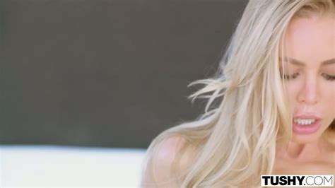 Nicole Aniston Anal