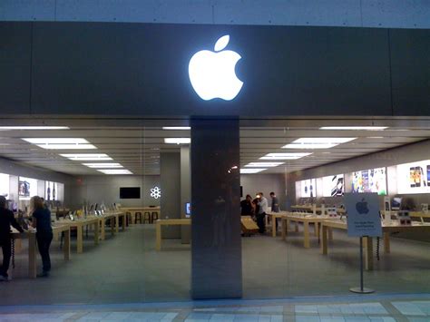 Behind the Scenes of Apple Retail Stores Revealed • iPhone in Canada Blog