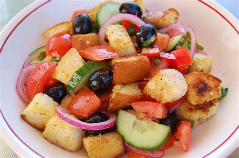 Tomato Basil Panzanella Salad | Cooking Mamas