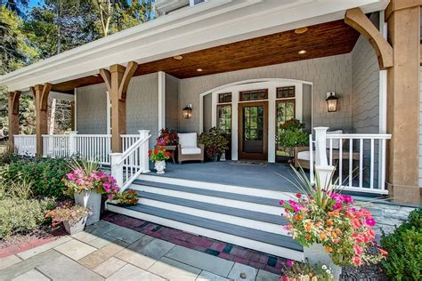 Elegant Front Porch Ideas for Lake Homes