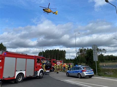 Auto dachowało Policja wyjaśnia przyczyny wypadku przy MOPie Marwice