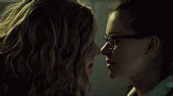 Lesbian Kiss Madchen In Uniform GIFDB