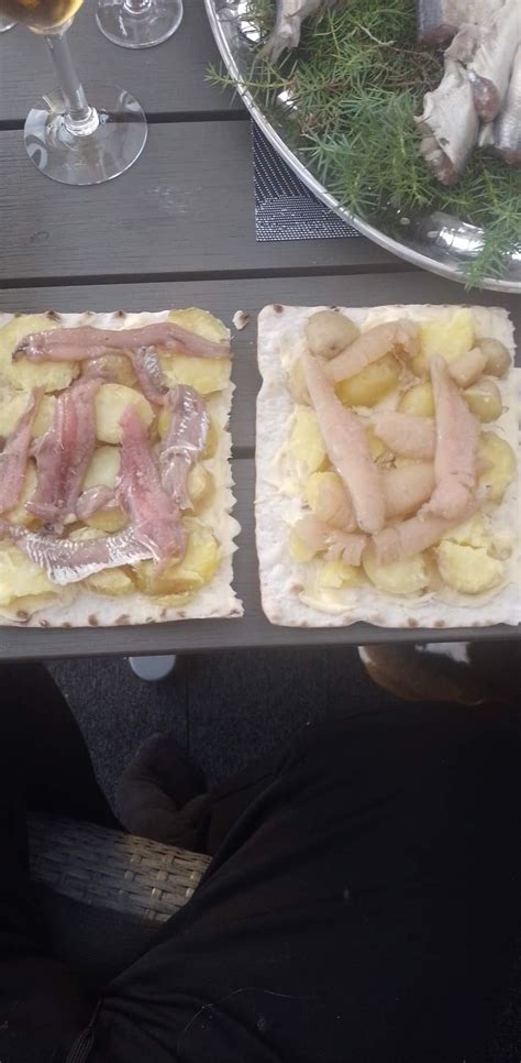 Some great surströmmings klämmor : r/Surstromming
