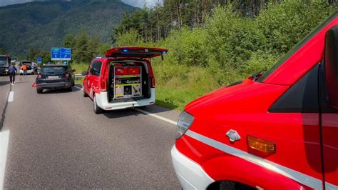 Pustertaler Straße Unfall zwischen Camper Lieferwagen und Pkw