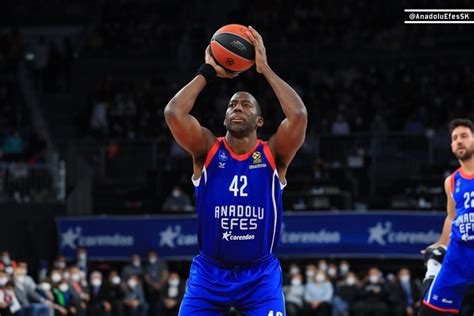 Anadolu Efes Τίτλοι τέλους για Bryant Dunston Basketblog