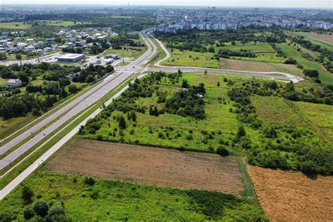 Cmentarz przy Zelwerowicza utknął w blokach startowych Miasto