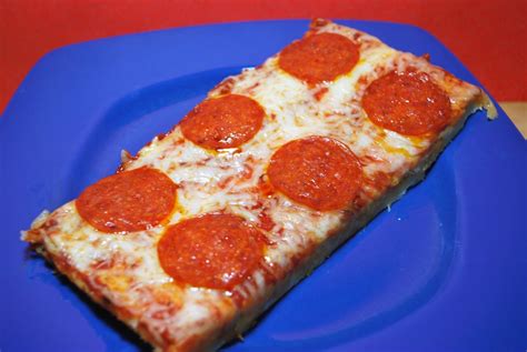 The 25+ best School pizza ideas on Pinterest | Pizza recipe for school ...