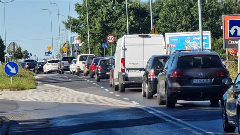 Zmiana organizacji ruchu na Warszawskiej w Kielcach Uwaga Są duże