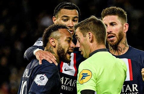 PSG Vs Strasbourg Neymar Kartu Merah Mbappe Jadi Pahlawan