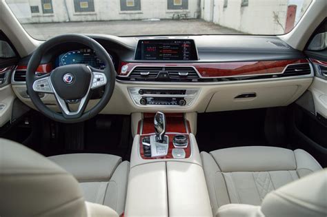 2020 BMW Alpina B7 is large and luxurious - CNET