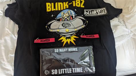 Merch I got from the Chicago show last night. : r/Blink182