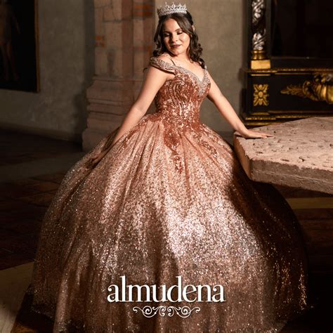 Vestido para Quinceañera Azul Rey con Flores Almudena Boutique Ropa