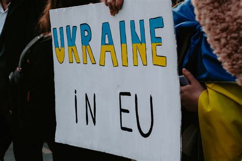 Ue Feu Vert Aux N Gociations D Adh Sion De L Ukraine Et De La