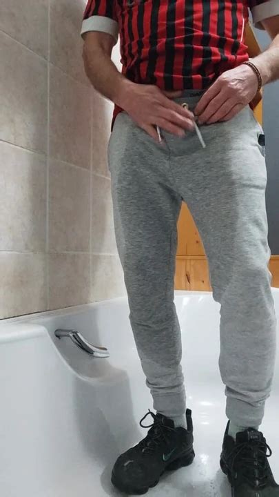 Scallyoscar Pissing Joggers Nd Time Pt Gay Amateur Porn By Faphouse Xhamster