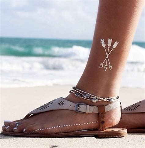 40 Temporary Metallic Tattoos that are in Trend