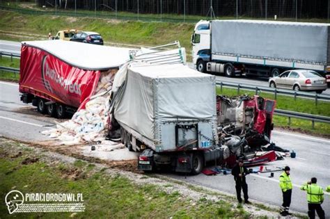 Wypadek Na Autostradzie A Zderzy Y Si Tam Trzy Samochody Ci Arowe