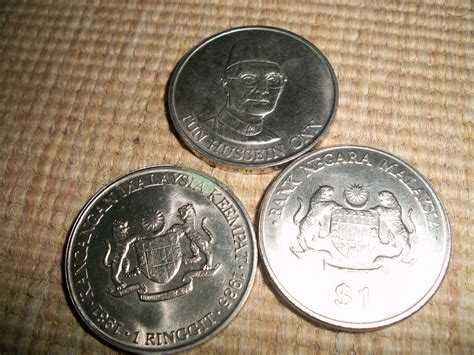 collectible items: 3 pieces Malaysia commemorative coins