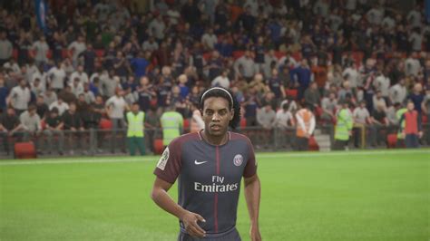 Ronaldinho face in FIFA 18 : r/FIFA