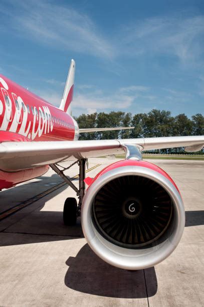 Airasia Airbus A320 Stock Photos, Pictures & Royalty-Free Images - iStock