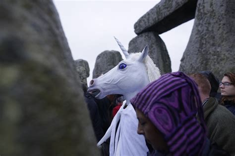 UK Druids Greet Dawn at Stonehenge on Winter Solstice | IBTimes UK