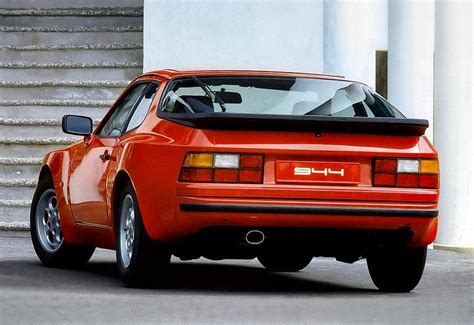 1982 Porsche 944 Coupe | ViaRETRO