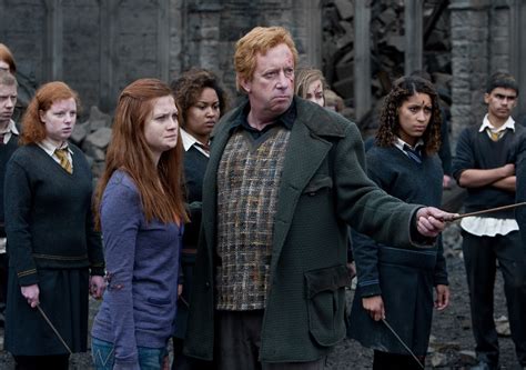 Arthur and Ginny Weasley during battle — Harry Potter Fan Zone