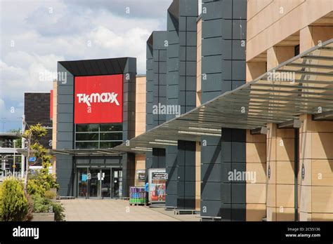 Scottish Retail Park Hi Res Stock Photography And Images Alamy