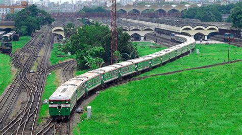 Non Stop Intercity Subarna Express Train Arriving At Dhaka Railway