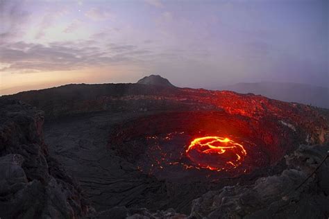 The lava lake of Erta Ale volcano, Ethiopia - Wallpapers Collection