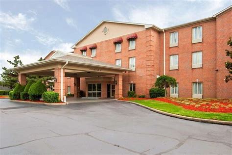 QUALITY INN & SUITES - Prices & Hotel Reviews (Germantown, TN)