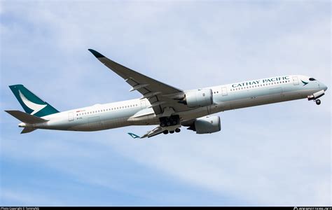 B Lxl Cathay Pacific Airbus A Photo By Tommyng Id