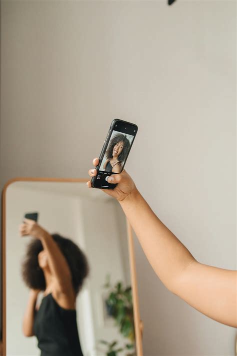 How do you screen mirror on Firestick?