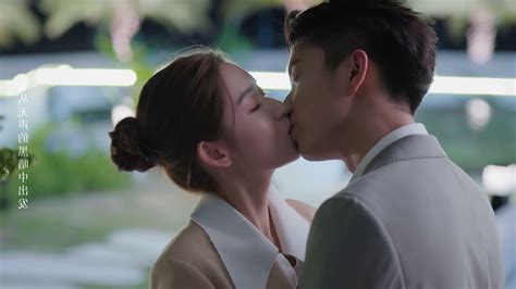 They reconciled with an affectionate kiss 甜疯了辛旗闵慧和好上演成年人的吻戏 The