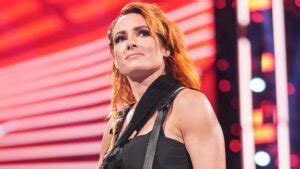 Becky Lynch Spotted Without Arm Brace Ahead Of Possible WWE Return ...